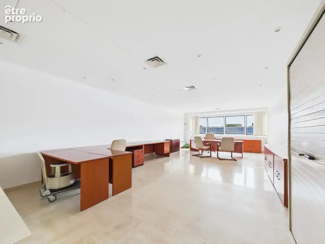 Bureau - Avenue du Docteur Lefebvre - VILLENEUVE LOUBET - photo 2