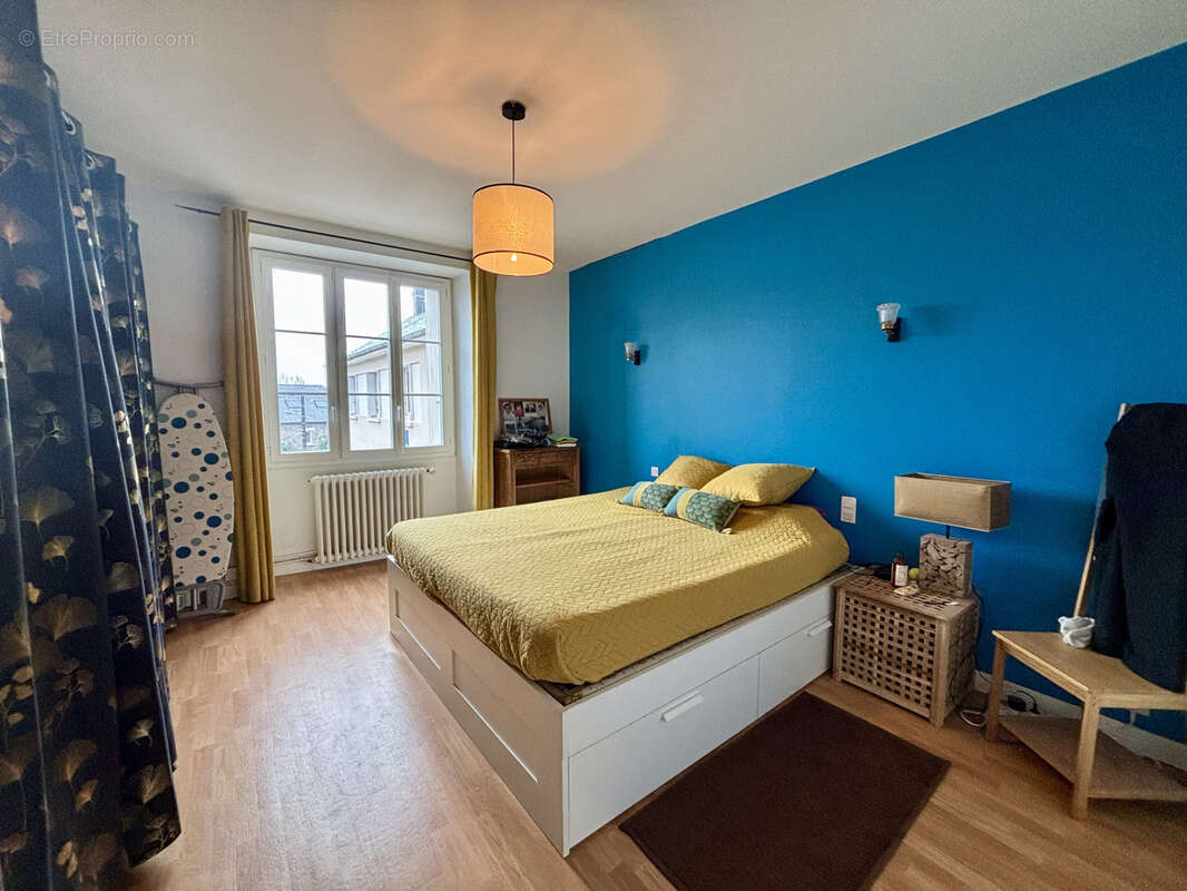 Maison et appartements à Vignols - photo 3