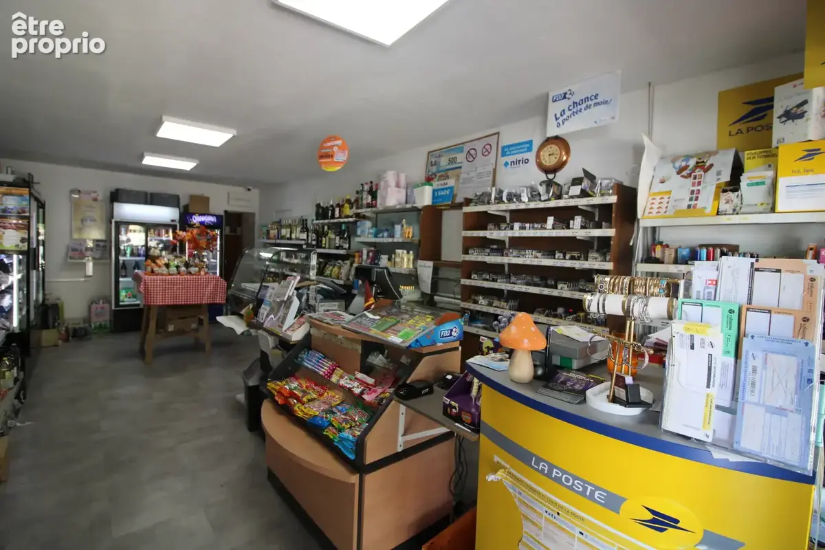FONDS DE COMMERCE Multiservices avec maison de 97 m2. - photo 6