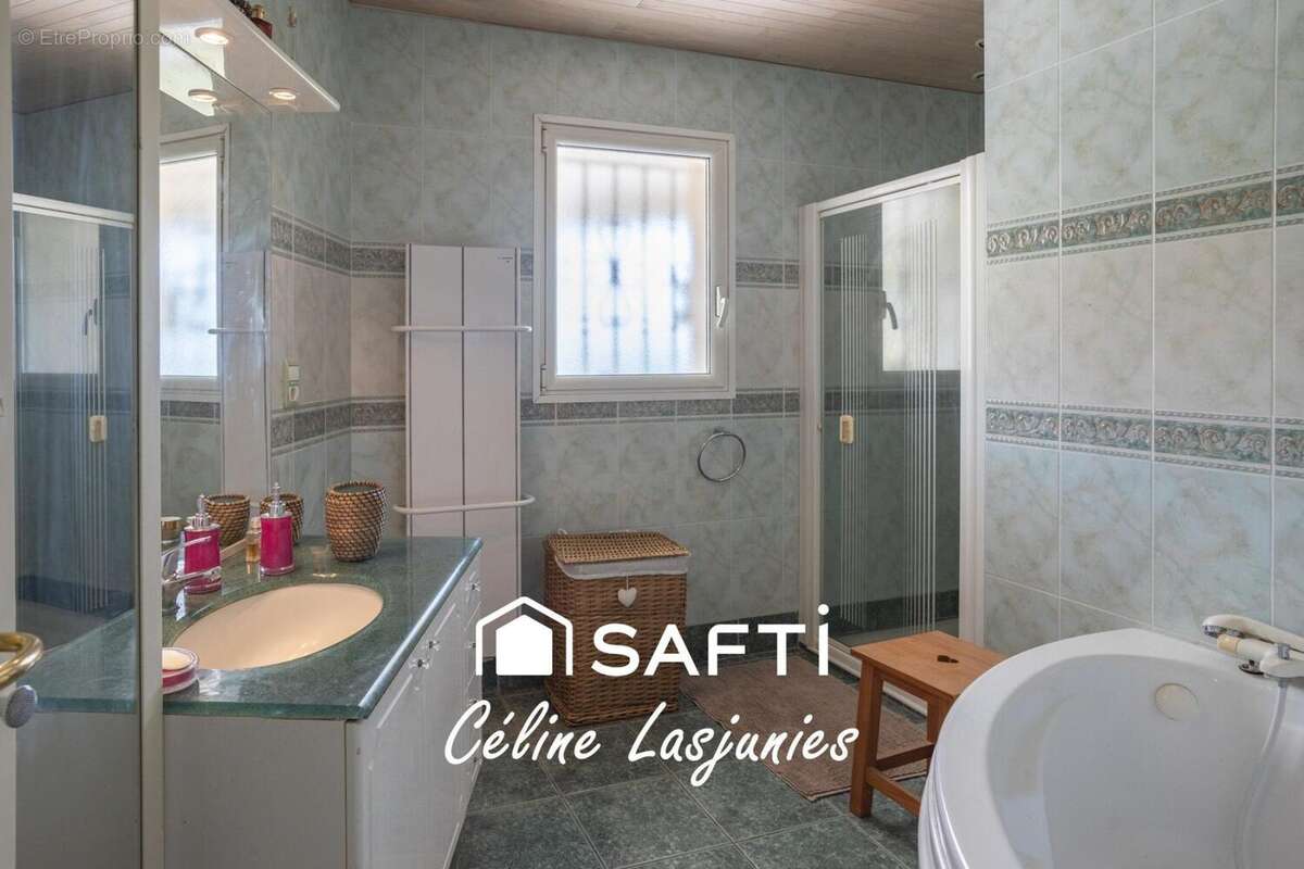 Maison 205 m² à Allez-Et-Cazeneuve  - photo 6