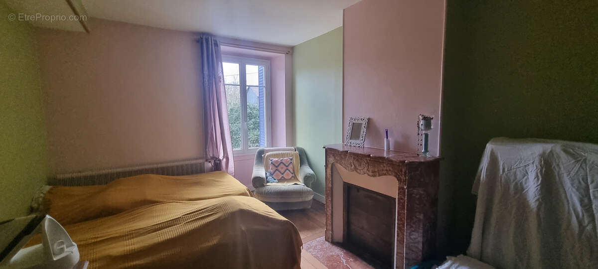 Maison à LES ORMES-SUR-VOULZIE