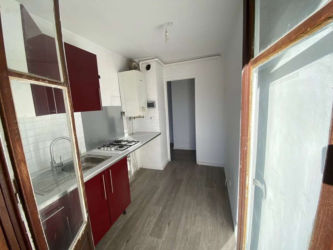 Appartement à MARSEILLE-4E