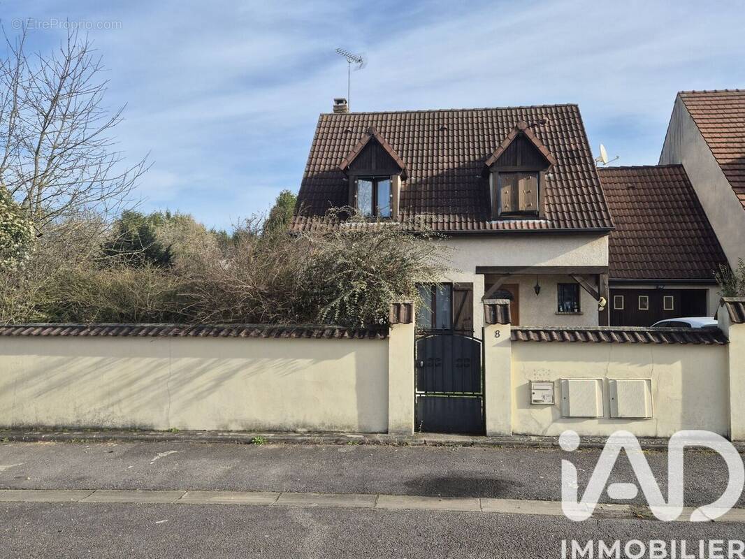Photo 1 - Maison à LIZY-SUR-OURCQ