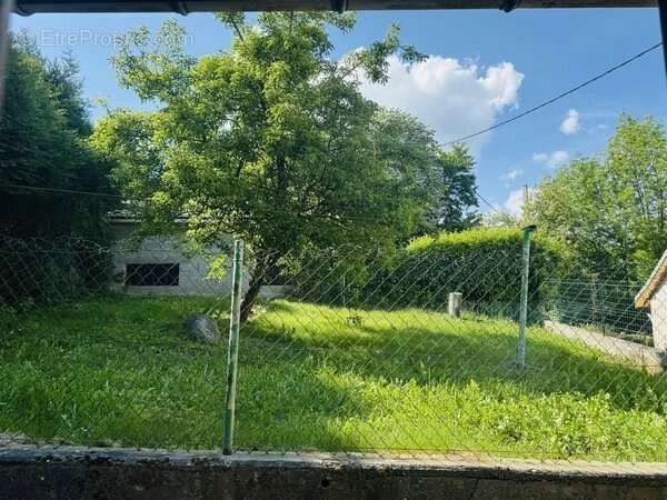 Maison à PIERRE-CHATEL