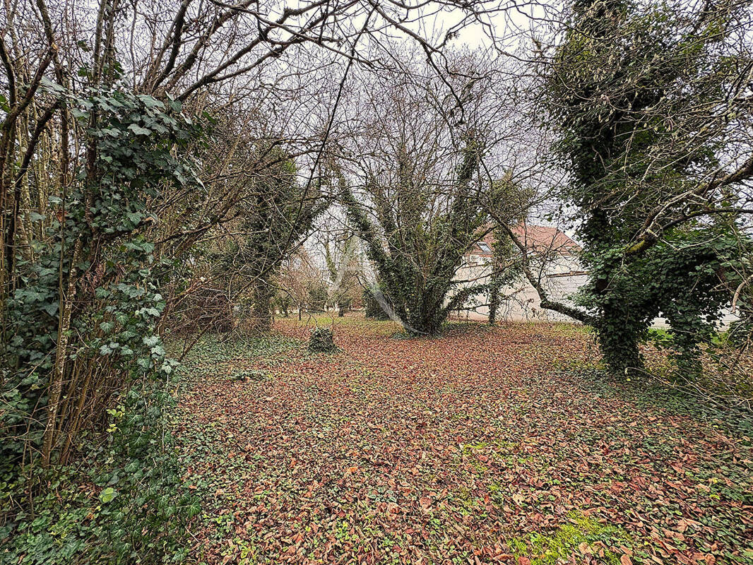 Terrain à DONNERY
