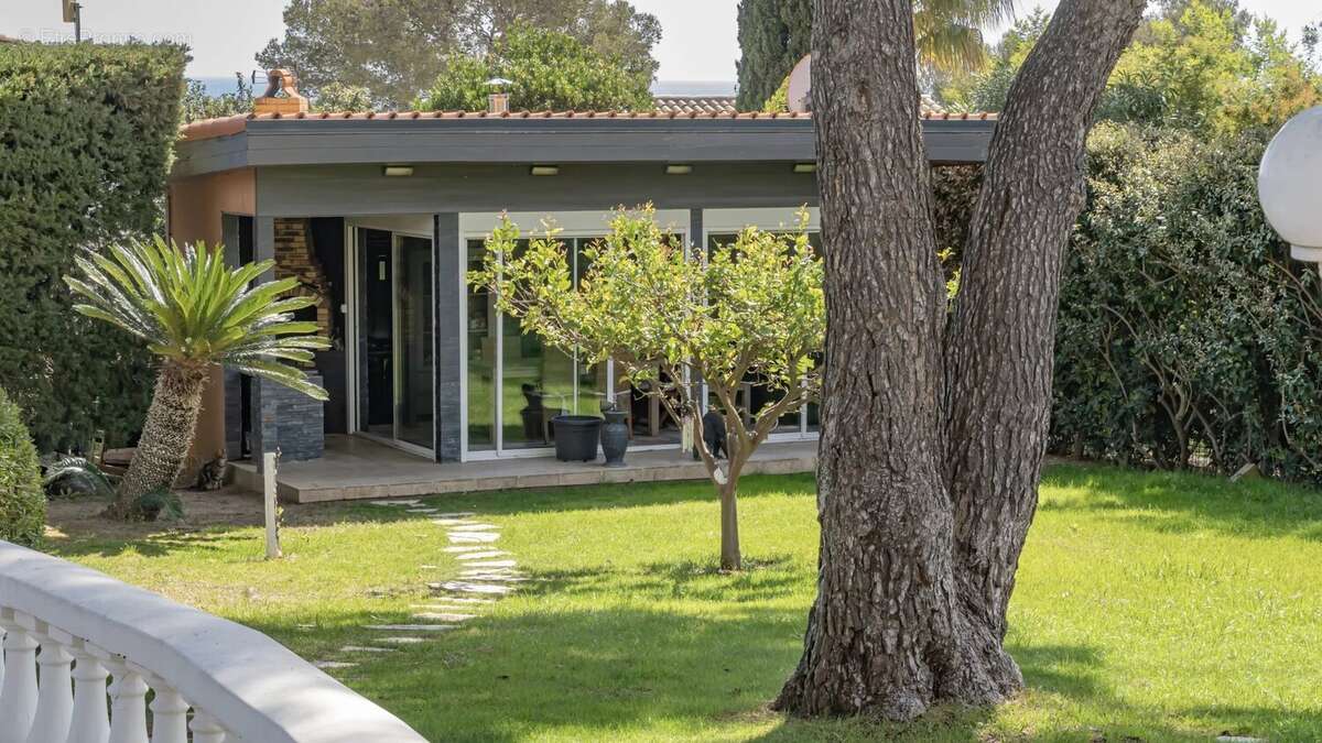 Maison à LES ISSAMBRES