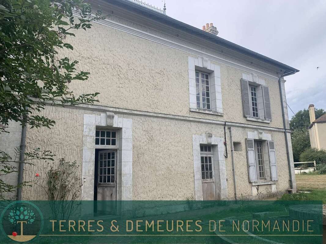 Maison à SAINT-PIERRE-SUR-DIVES