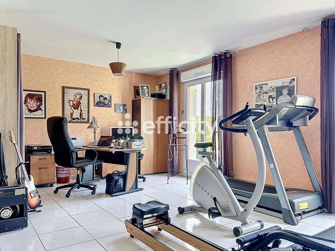 Maison à MONTRICHARD