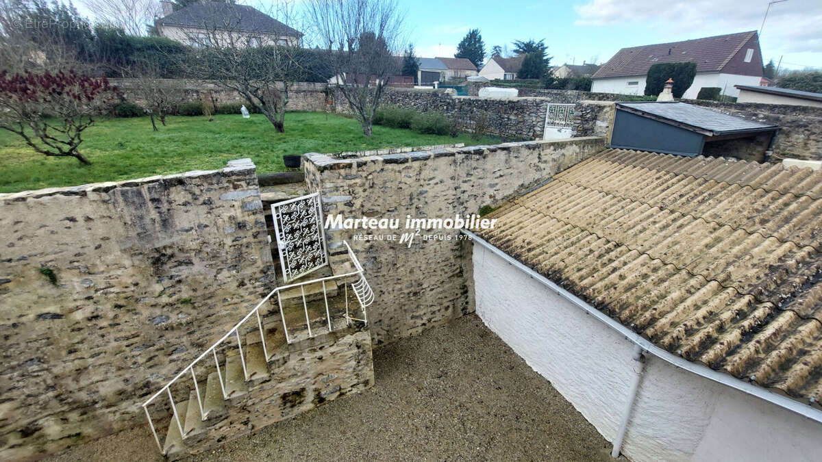 Maison à FRESNAY-SUR-SARTHE