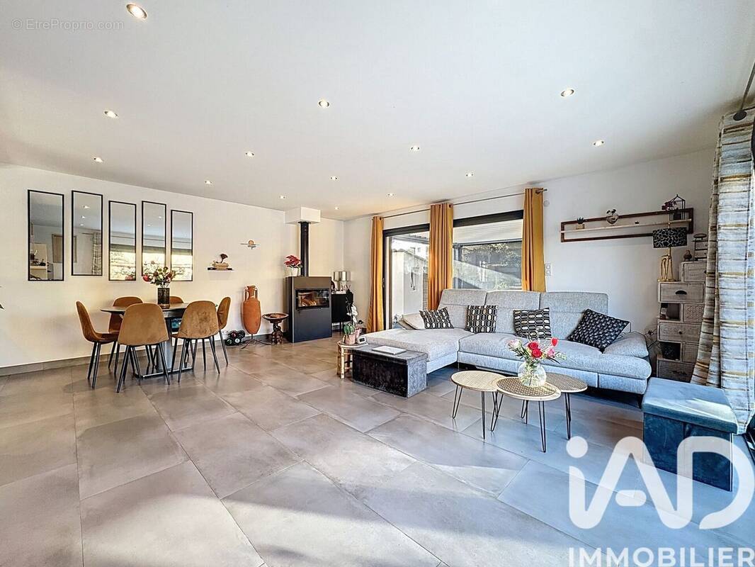 Photo 1 - Maison à SIX-FOURS-LES-PLAGES