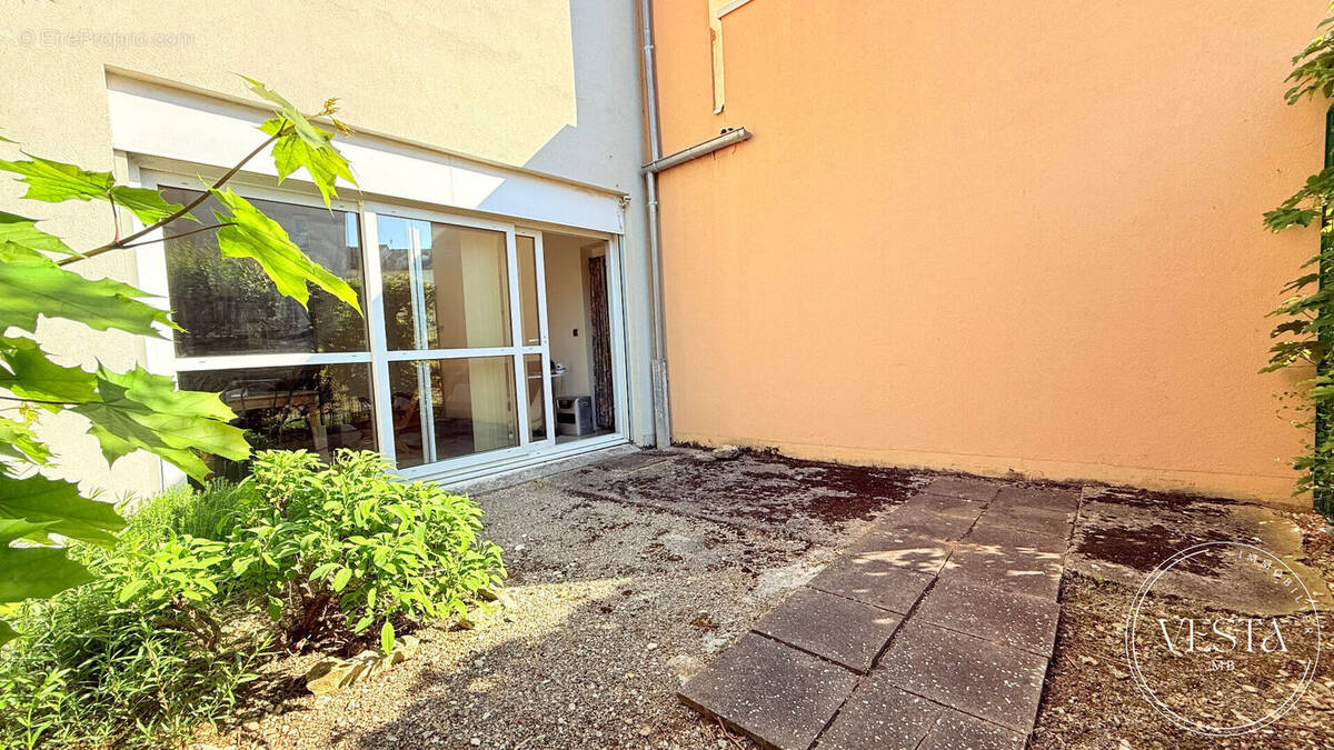 Appartement à GENLIS