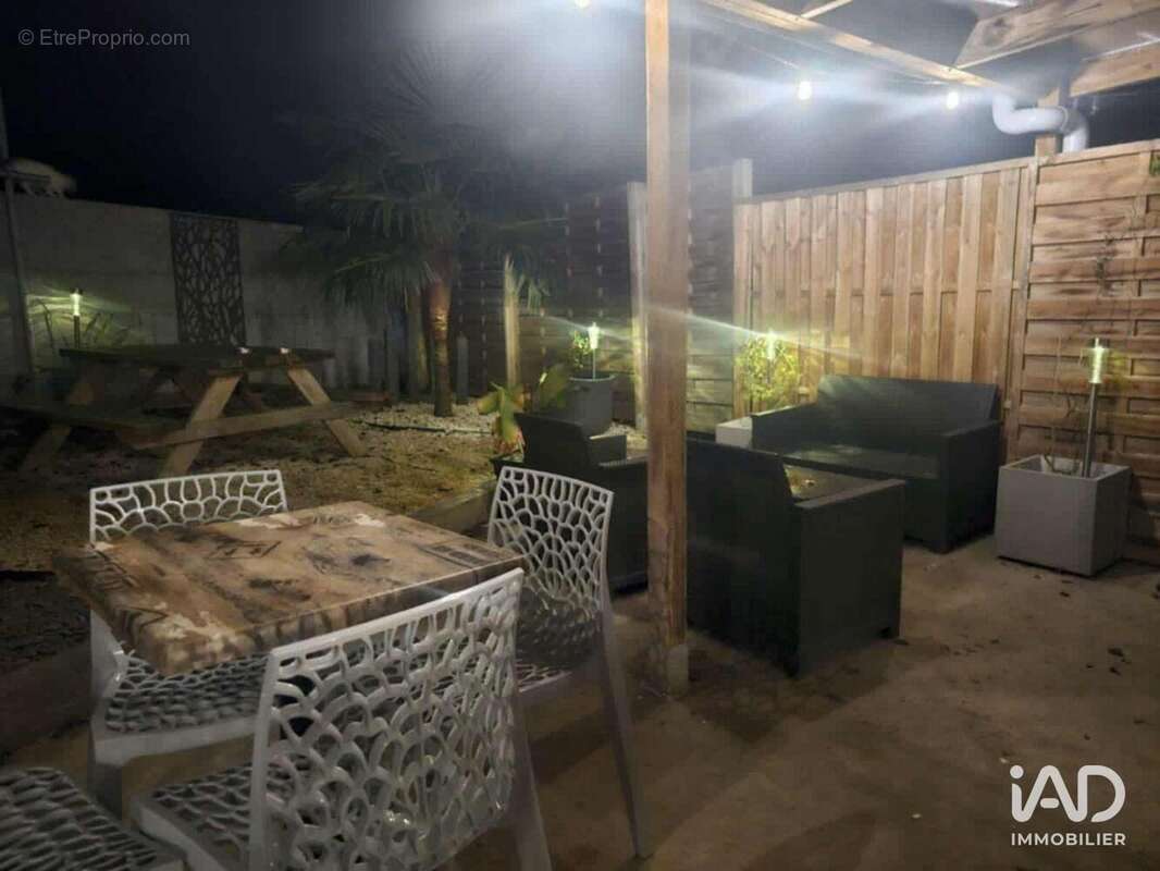 Photo 6 - Commerce à CAVAN