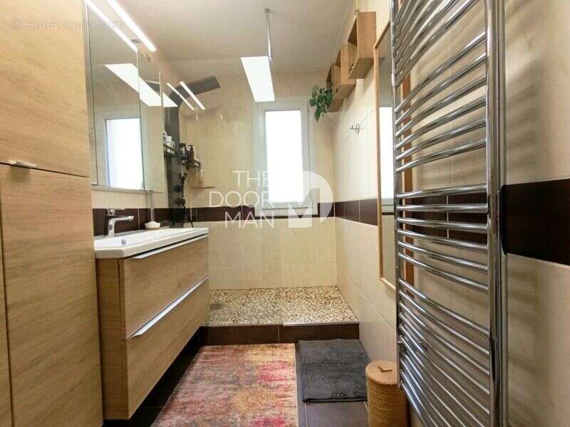 Appartement à SIX-FOURS-LES-PLAGES