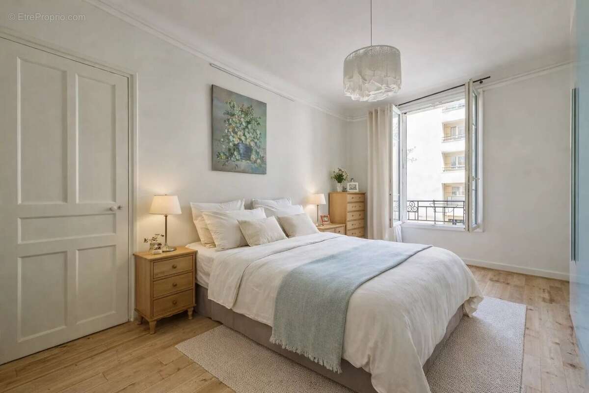 Appartement à COURBEVOIE