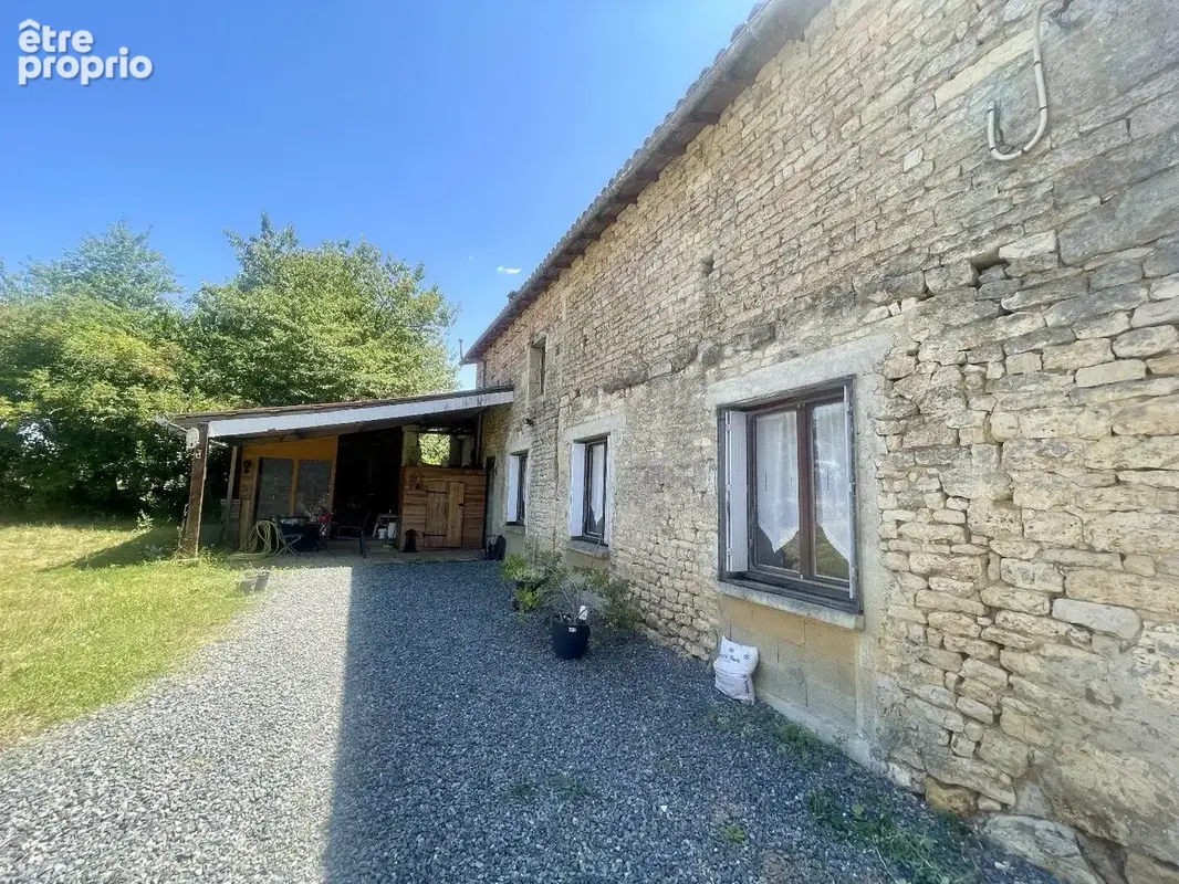 Maison du caractère de plain-pied avec 3 chambres, grand terrain, garage et atelier - photo 7