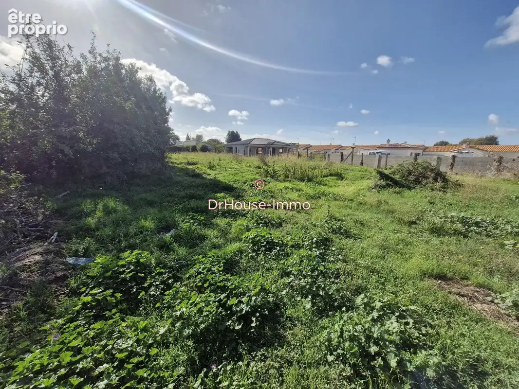 Terrain 2 804 m² à vendre à Niort (79000) - photo 2
