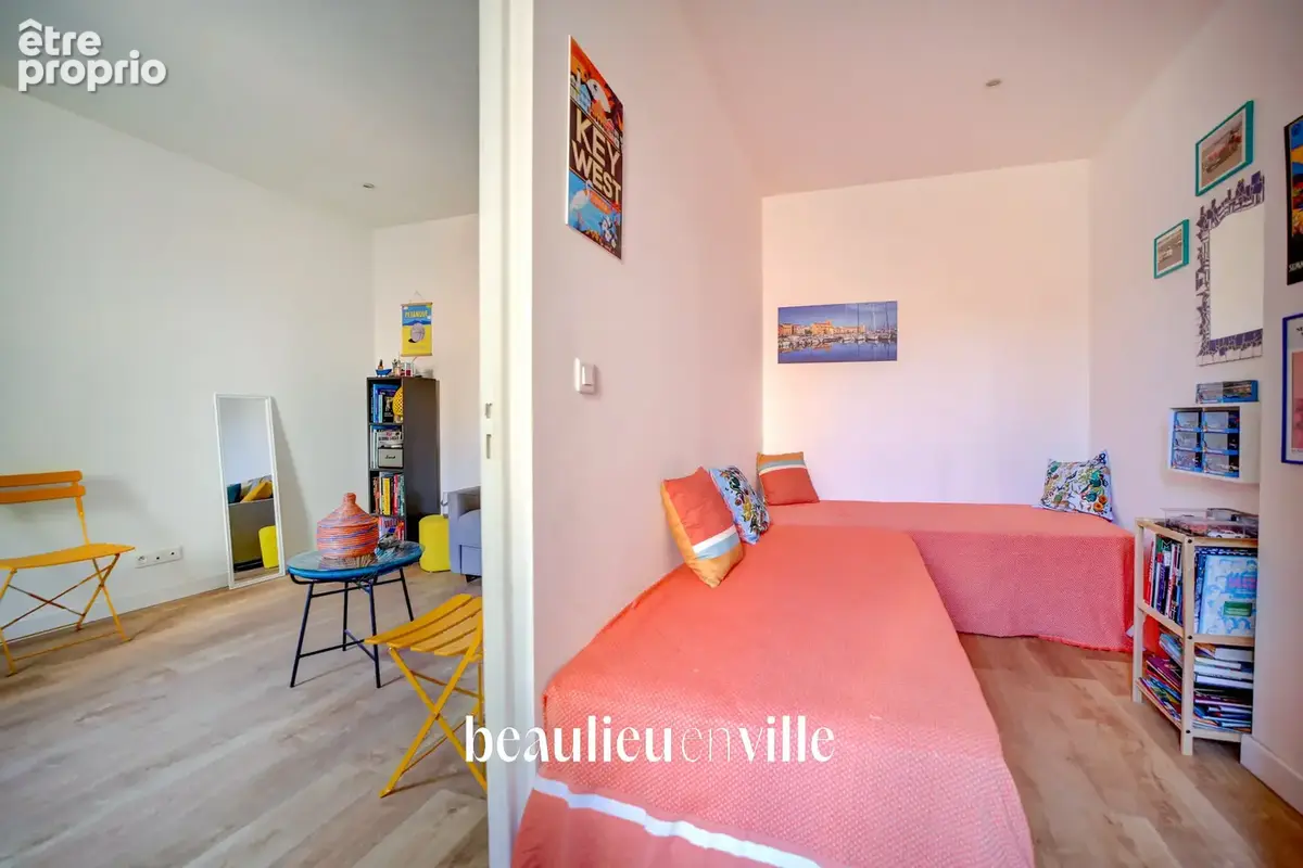T2 40m2 - parfait etat - coeur de ville - proche port et plages - 179 000€ - photo 8
