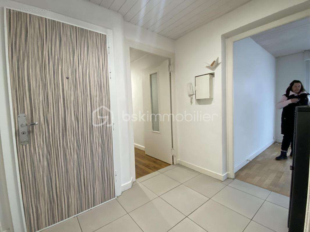 Appartement à LA ROCHE-SUR-FORON