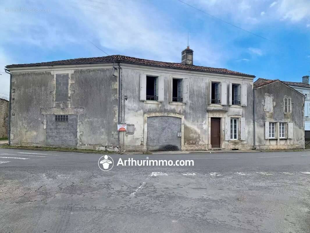 Maison à CHERBONNIERES