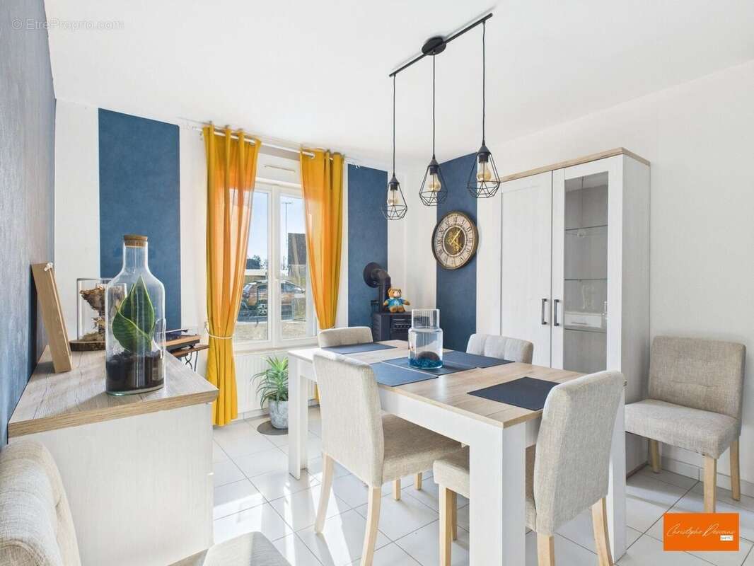 Photo 8 - Maison à LA CHAPELLE-AU-RIBOUL