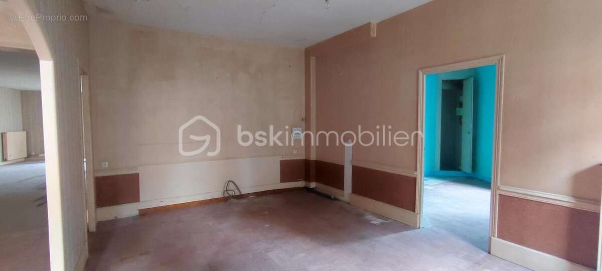 Maison de caractère à rénover - Ancien hôtel-restaurant - photo 5