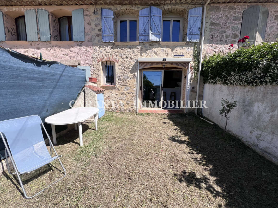 Vente Mazet 4 pièces 3 niveaux Grimaud avec Parking et jardin - photo 3