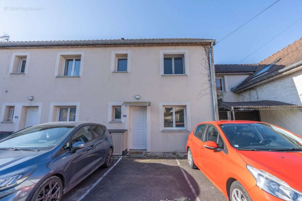 Appartement 82 m² à La Chapelle-Saint-Luc  - photo 10