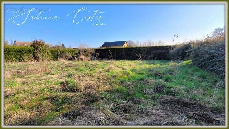 Terrain à SAINT-PIERRE-D'AUTILS