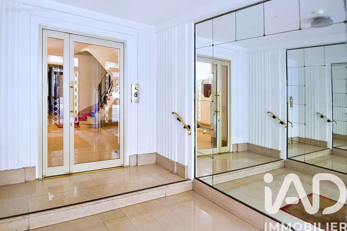 Photo 2 - Appartement à PARIS-16E