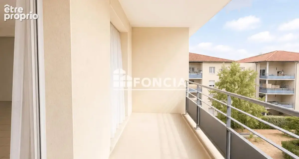 Dernier etage appartement 3 pieces avec terrasse et parking - photo 3