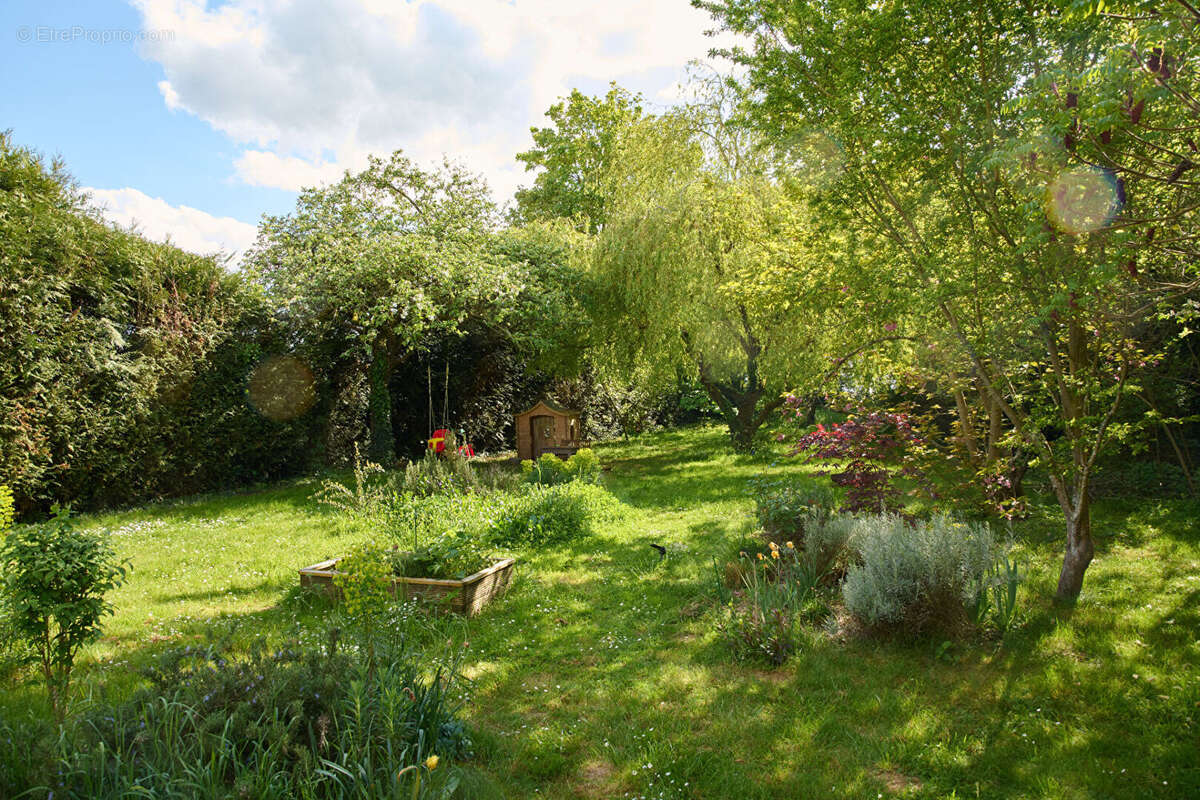 Maison à HOUDAN