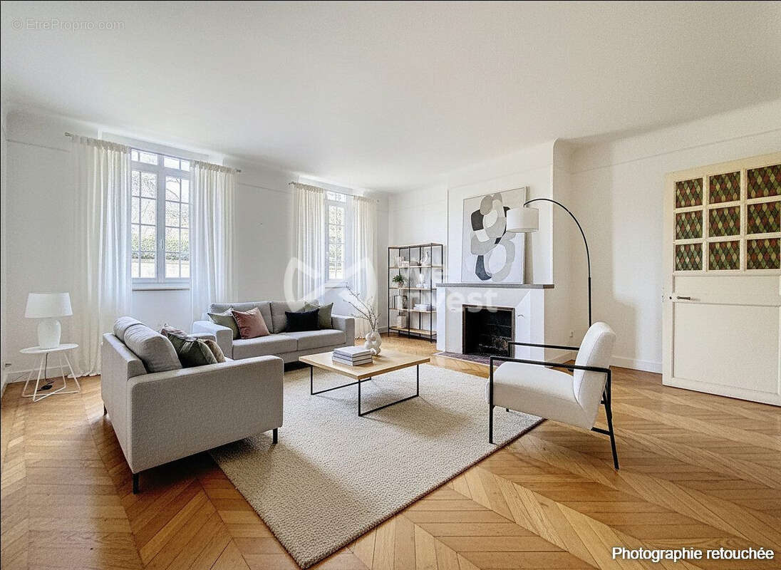 Appartement à NAY