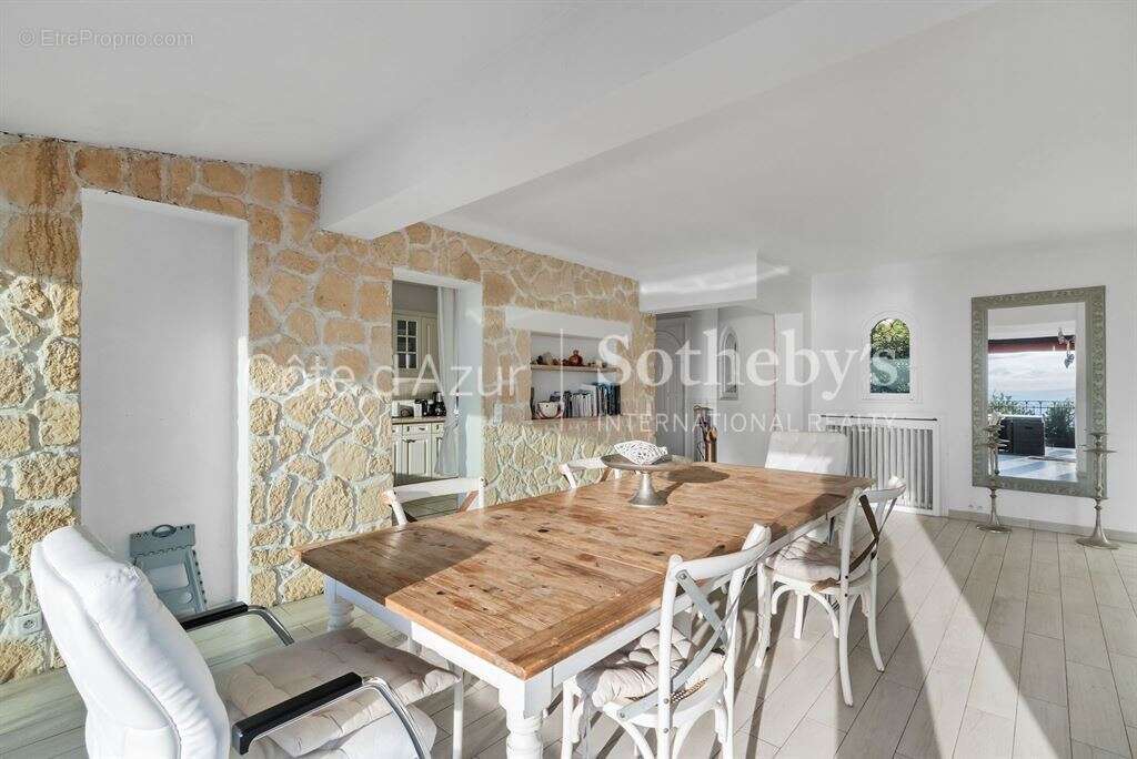 Maison à MANDELIEU-LA-NAPOULE