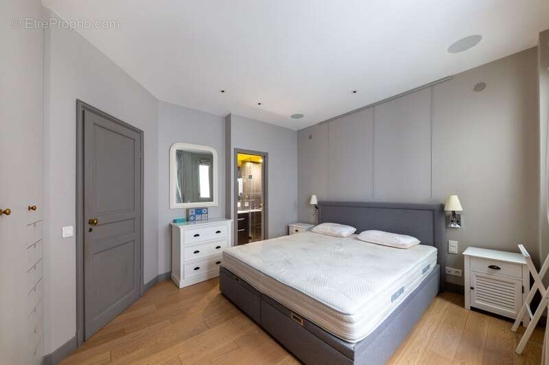 Appartement à PARIS-4E