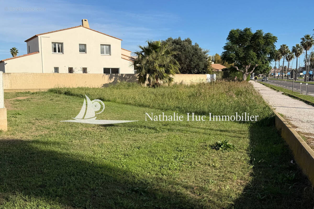 Terrain à CANET-EN-ROUSSILLON