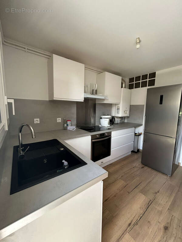 Appartement T3 de 69 m2   Hyper centre La Roche-sur-Yon   2 balcons   Cave - photo 3