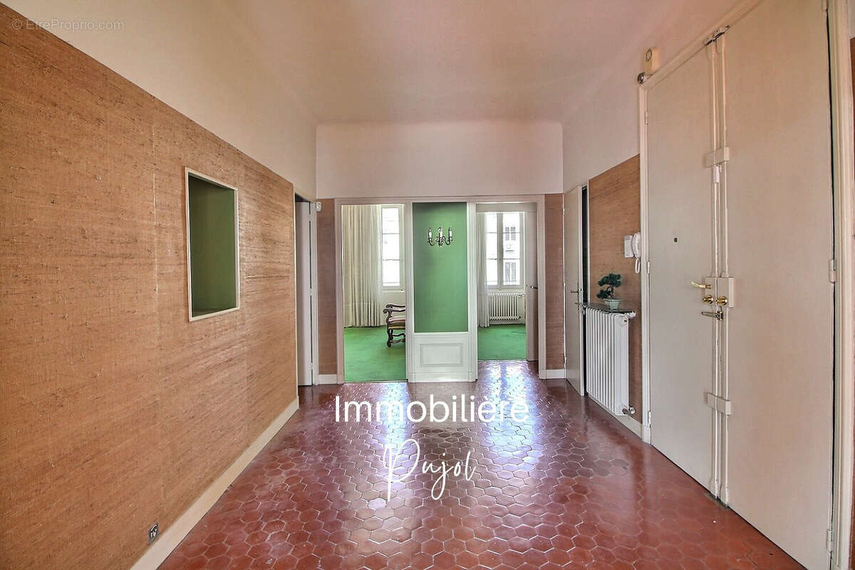 Appartement à MARSEILLE-6E