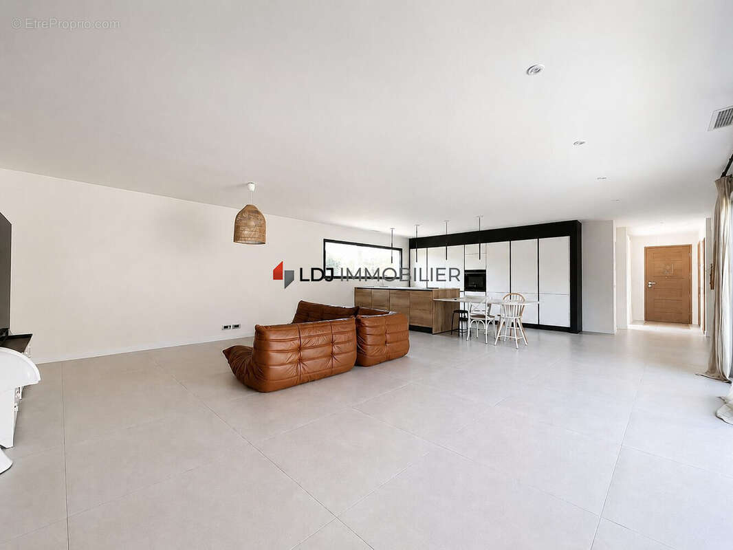 Maison 145 m² à Finestret  - photo 3
