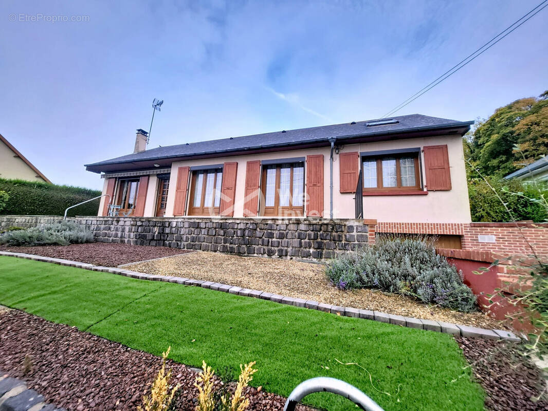 Maison à FONTAINE-LES-VERVINS