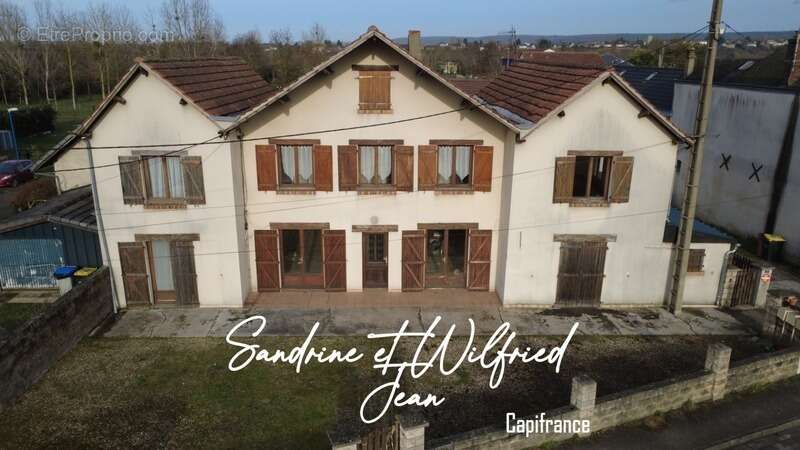 Maison à AUBEVOYE