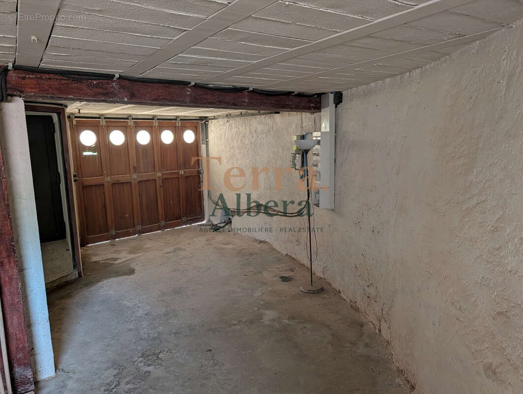 Laroque des Albères - Belle maison de ville refaite de beaux matériaux - photo 14