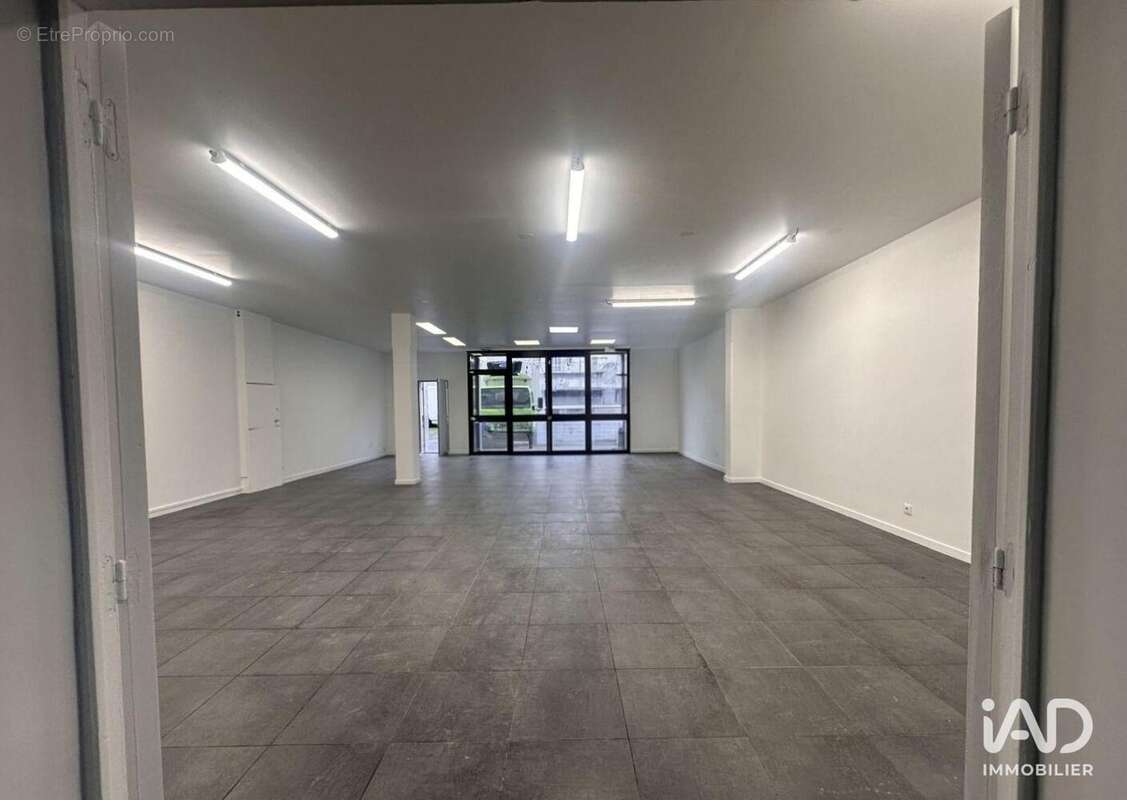 Photo 3 - Commerce à VALENTON