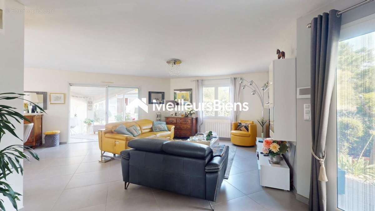Maison à étage avec ascenseur, piscine et jardin 827 m2 - photo 5