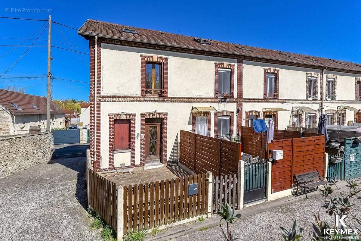 Maison à BORNEL