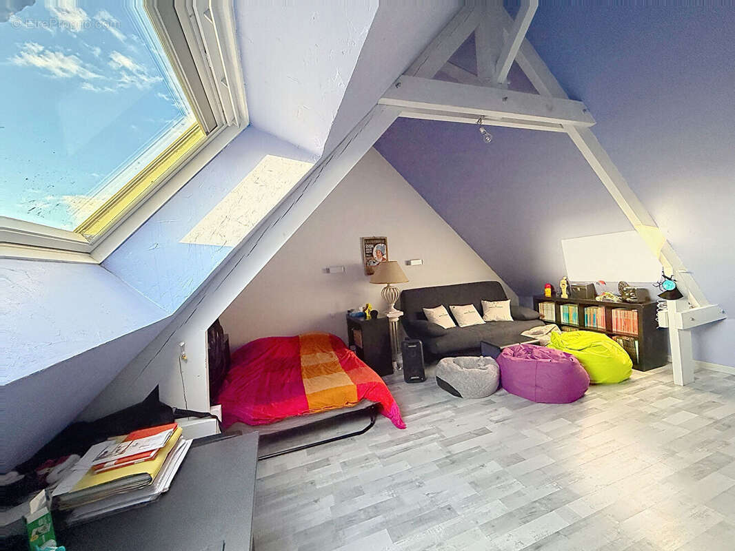 COLOMBY ANGUERNY - Maison de 8 pièces sur terrain de plus de 1 300 m2 - photo 14