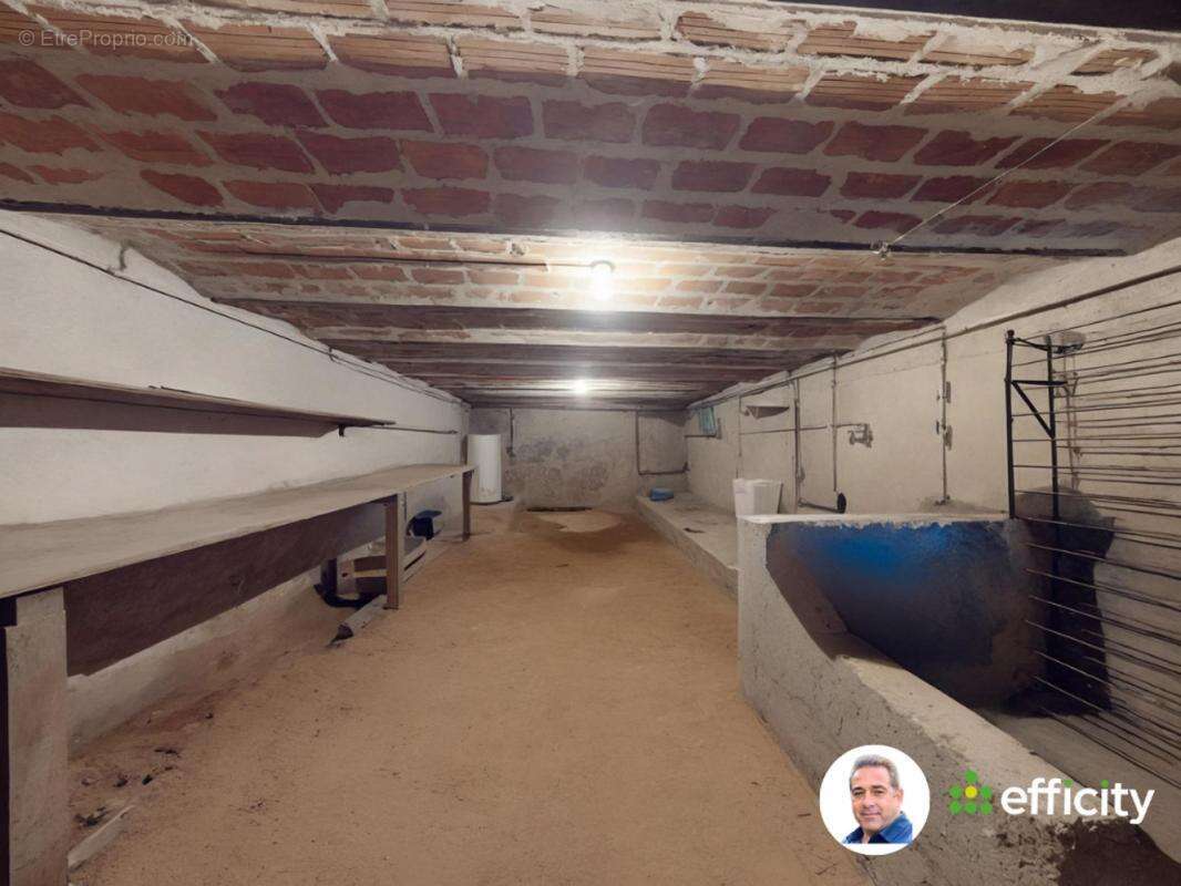 Maison à VALLON-EN-SULLY