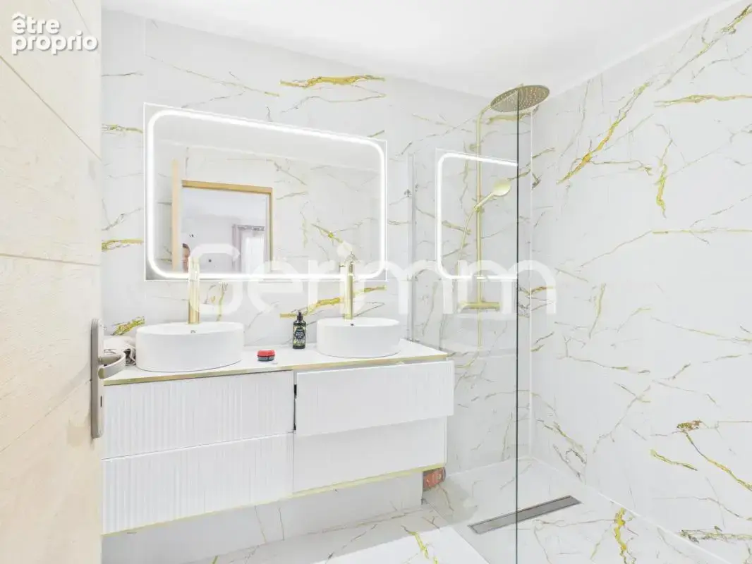 Vente - Maison - 5 pièces + cuisine - 124 m² - 525 000 € - VIF - photo 3