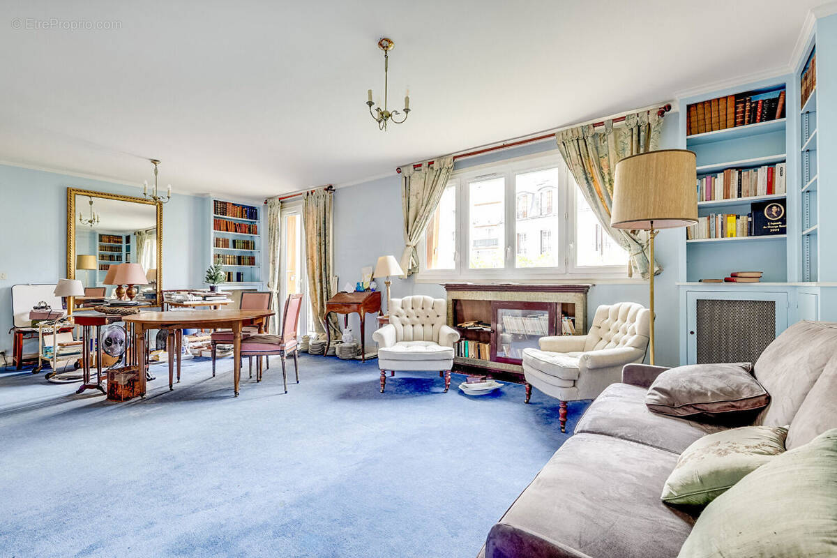 Appartement à PARIS-14E