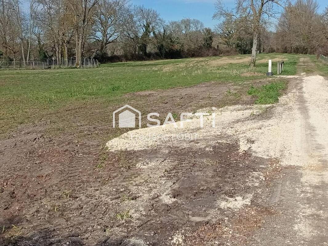 Photo 1 - Terrain à COUTRAS