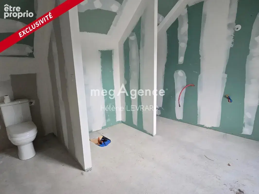 Proche Sainte-Suzanne : maison en cours de rénovation - photo 4
